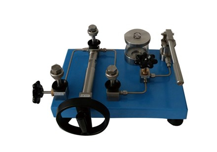 AM-YTY03臺(tái)式手動(dòng)液壓源（水壓）